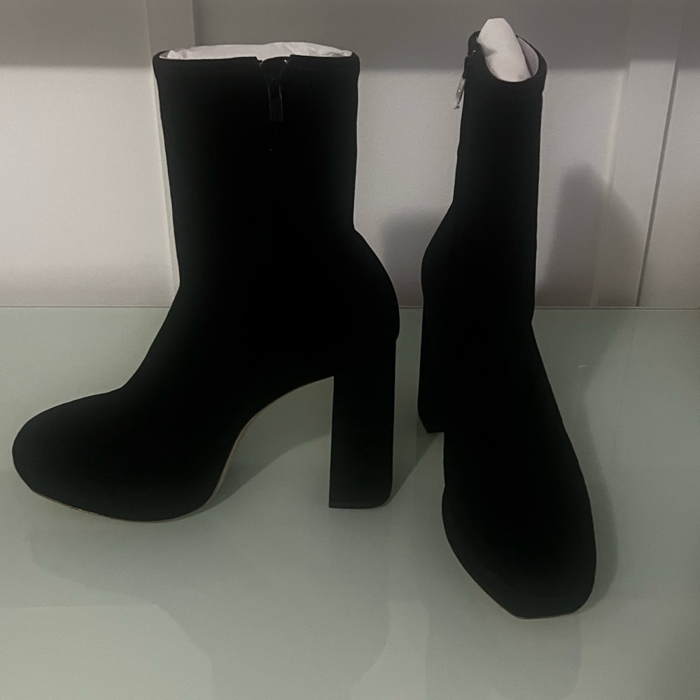 NWB Beautiful Loeffler Randall Camden Platform Boots! Size 9